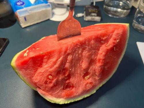 吃太多茄瓜会拉肚子吗吗,了解原因与预防措施”