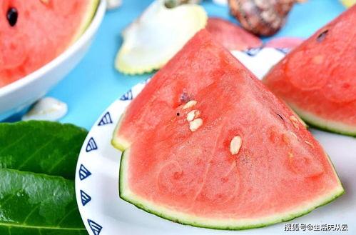 吃瓜不能用勺子吃吗图片,揭秘吃瓜为何不宜用勺子的趣味解读