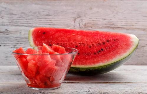 创意吃瓜挑选,解锁夏日美食新风尚