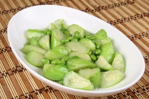 大白瓜炒着吃,大白瓜炒制秘籍，轻松学会炒出香脆可口佳肴